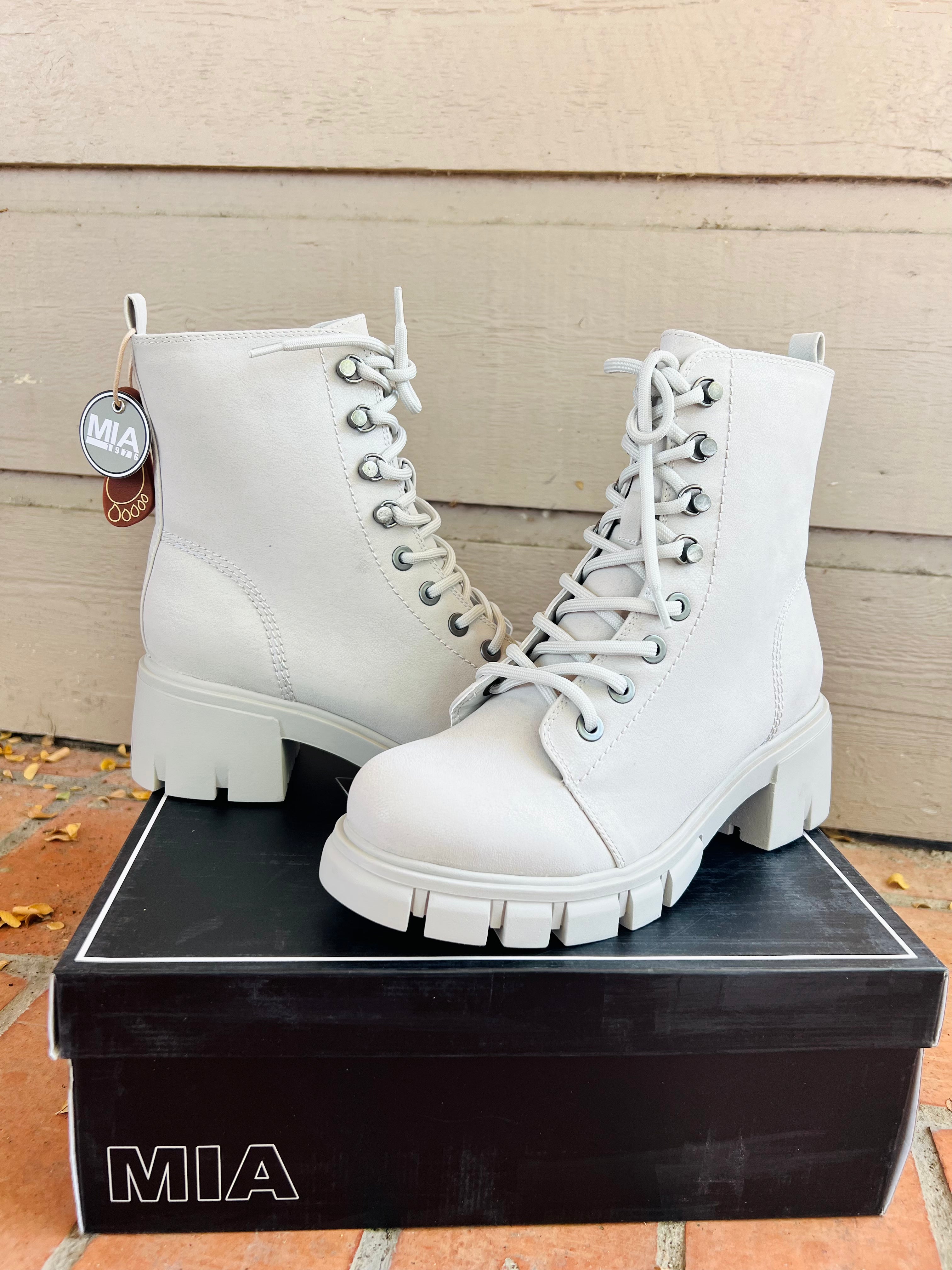 MIA Mila Boots – Wildflower / Texaholic®