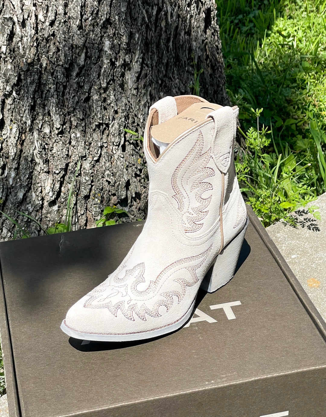 Ariat Women's Chandler Western Boot - Cloud White Suede