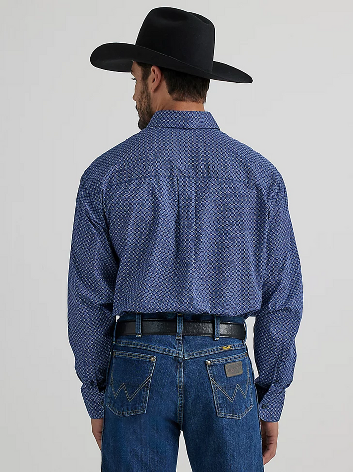 Wrangler Men's George Strait Plaid Performance Shirt