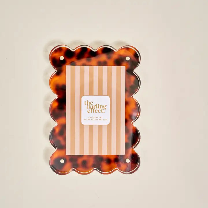Darling Effect Rectangle Scalloped Acrylic Frame