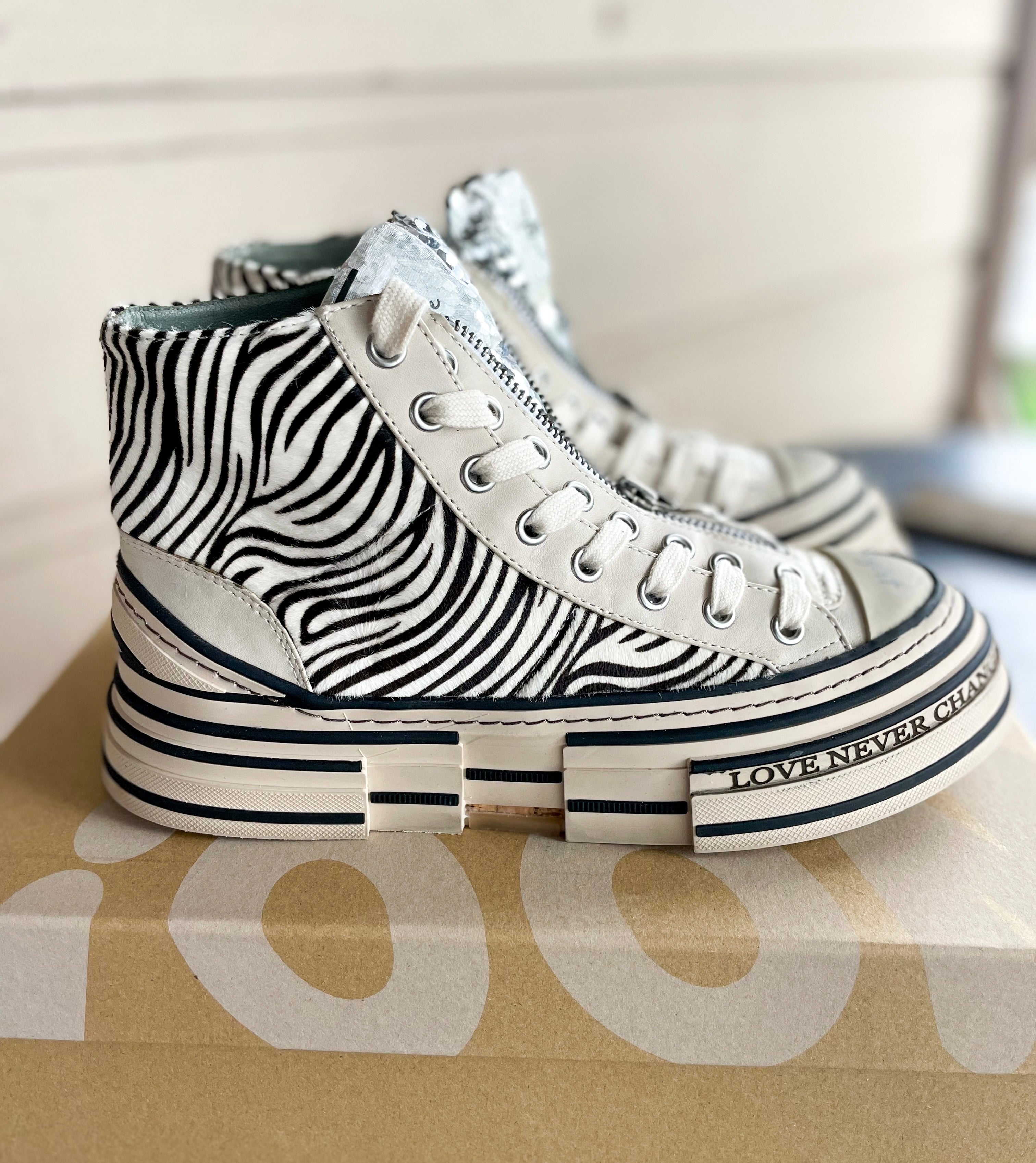 Back 70 Divergent Sneakers – Wildflower / Texaholic®