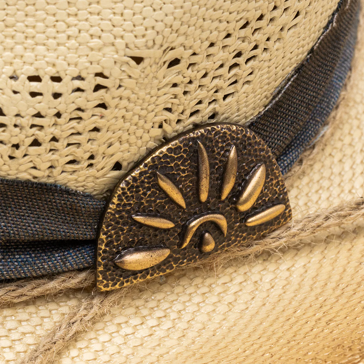 Charlie 1 Horse x Lainey Wilson Laredo Hat