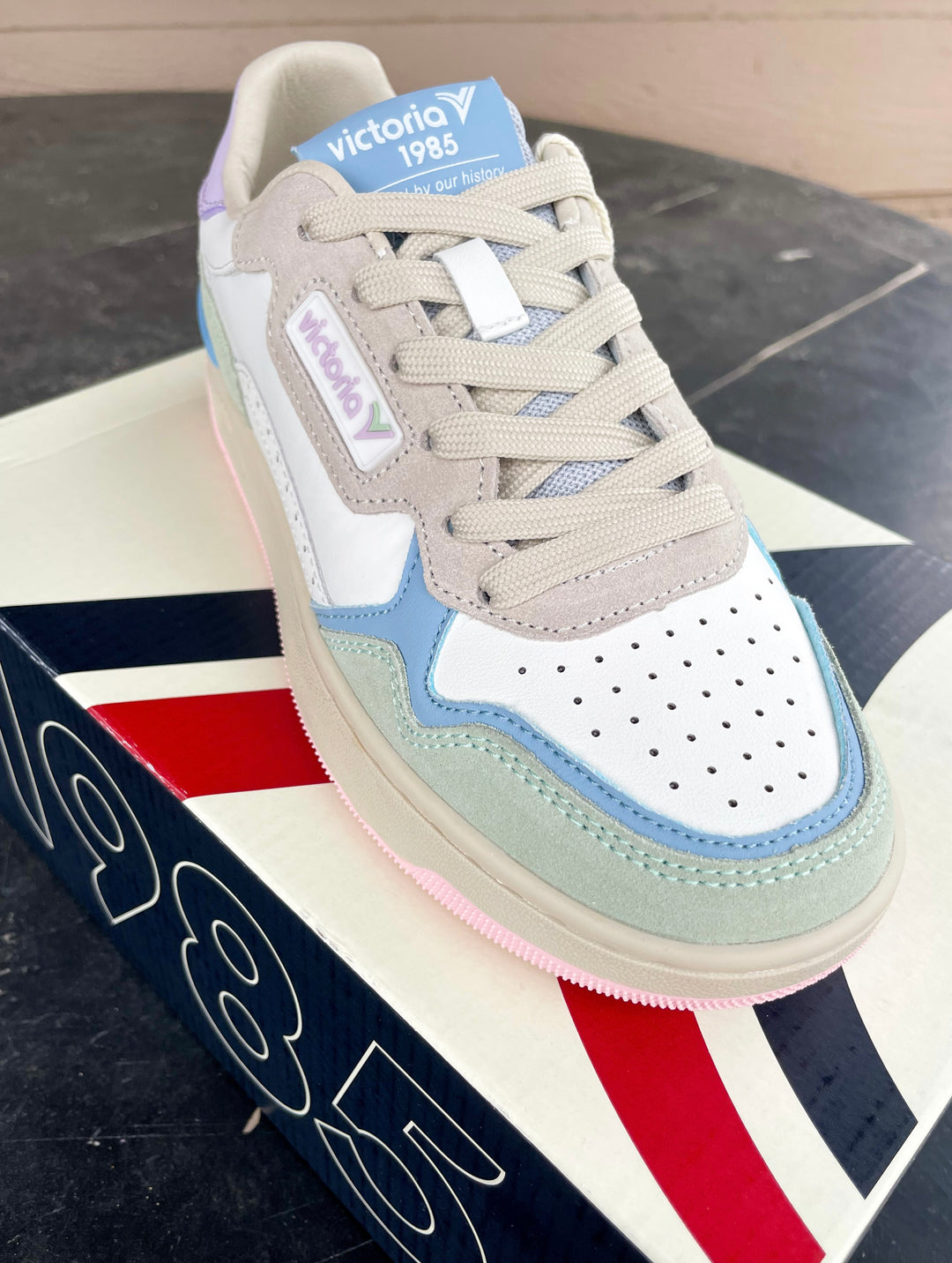 The Victoria C80 Retro Sneakers