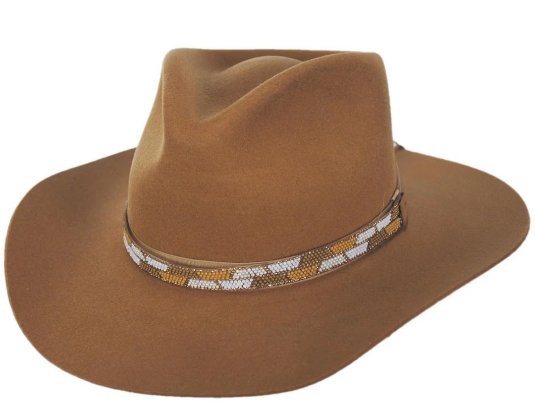 Charlie 1 Horse X Lainey Wilson - White Lightnin