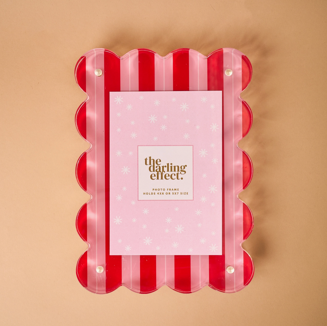 Darling Effect Rectangle Scalloped Acrylic Frame