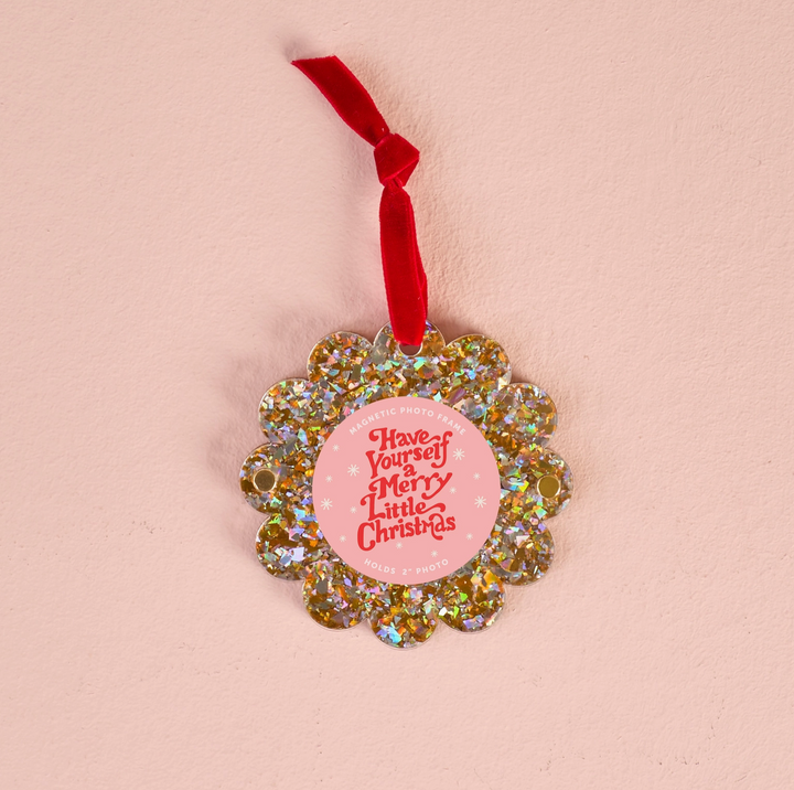 Darling Effect Scalloped Round Picture Frame Ornament