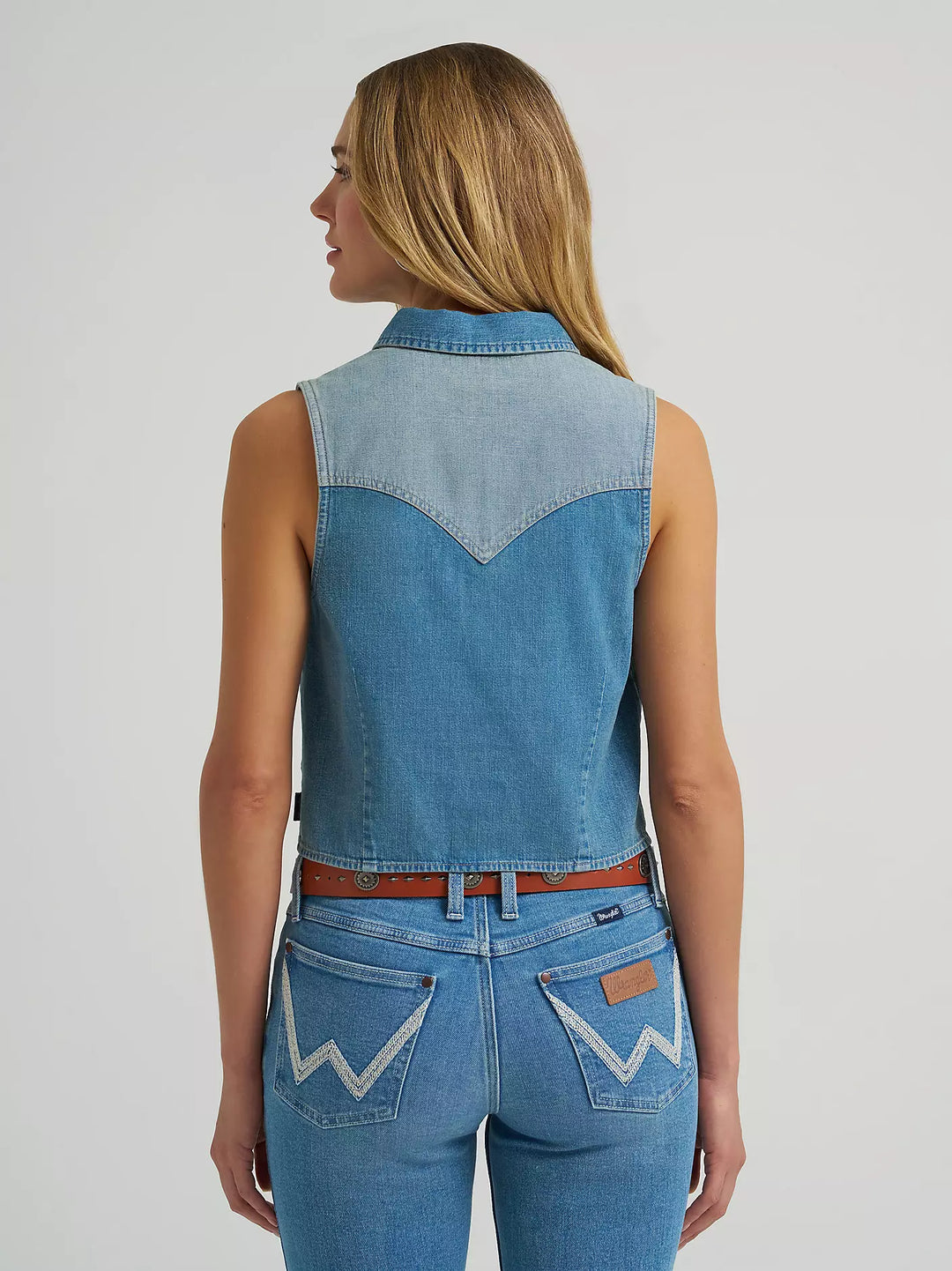 Wrangler Women's Horseshoe Sleeveless Denim Snap Shirt