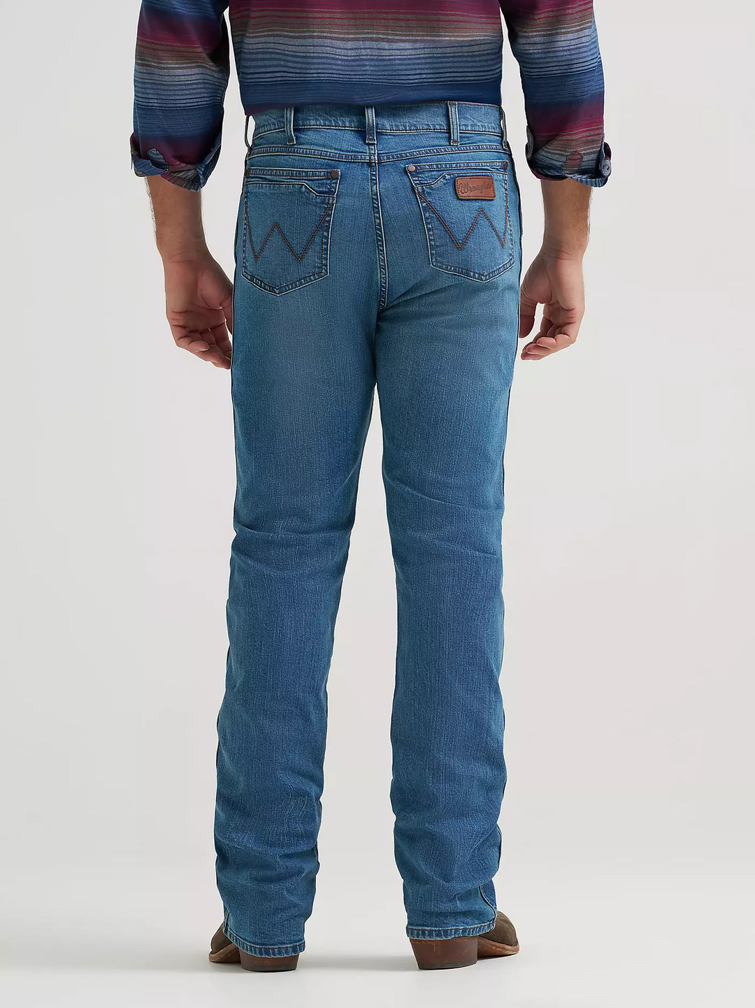 Wrangler Men's Retro Relaxed Fit Bootcut Jeans
