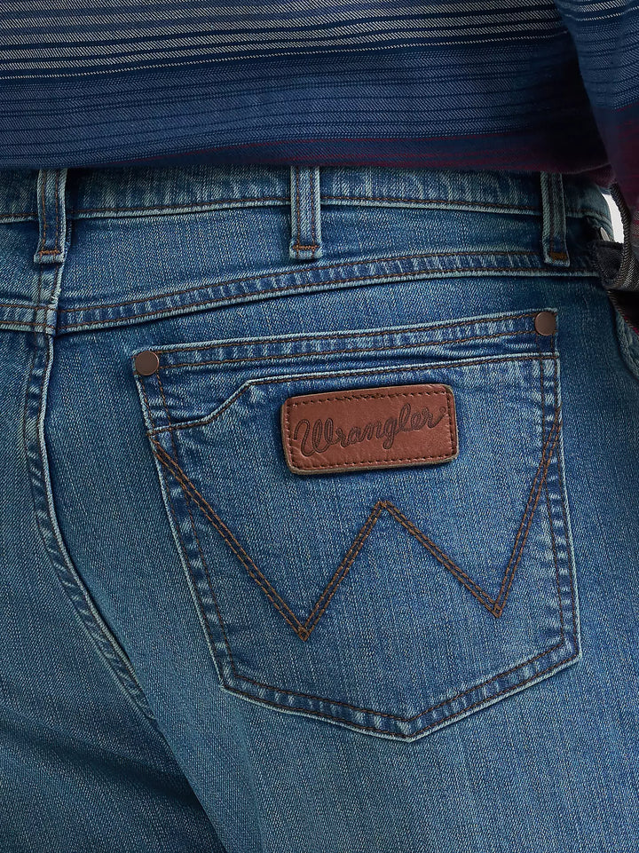 Wrangler Men's Retro Relaxed Fit Bootcut Jeans