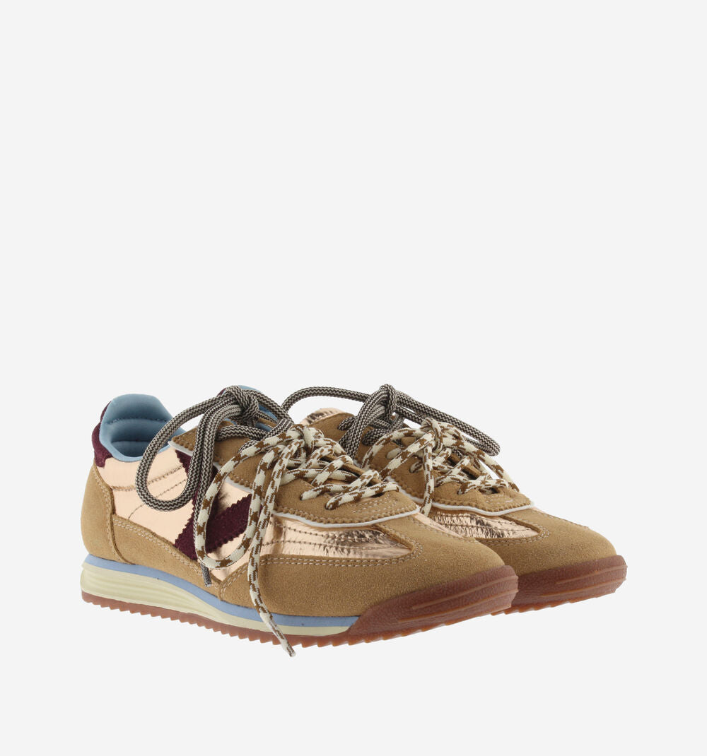 The Victoria Saturno Sneakers - Cuero